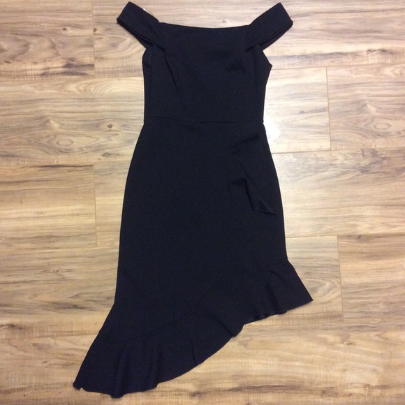 ❤️ 💰⬇️ NWT! Black Dress- Ruffle & Sleeve Detail - Picture 2 of 5